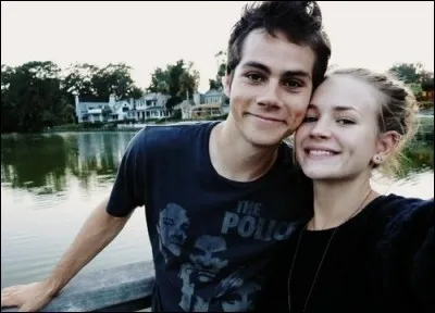 Quand a-t-il rencontr&eacute; Britt Robertson ?