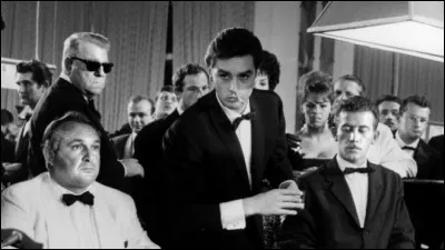 Film sorti en 1963 - Production franco-italienne - Adaptation cinématographique du roman "The Big Grab" de John Trinian - Association entre un vieux malfrat et un jeune voyou afin de braquer le casino de Cannes.