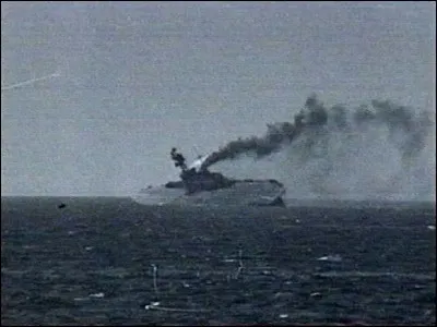 Deux porte-avions britanniques ont été coulés au cours de la guerre. Comment ?