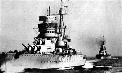 C'est, le 9 juillet 1940 au large de la Calabre, le premier grand affrontement entre les flottes anglaise et italienne, sans véritable vainqueur. Quelle est cette bataille ?