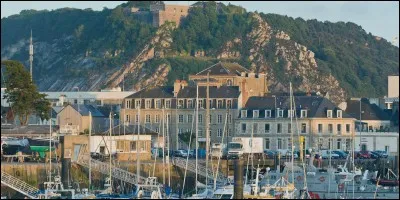 33 + 17 mène au département...