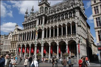 Comment s'appelle la maison qui abrite le Musée de la ville de Bruxelles ?
