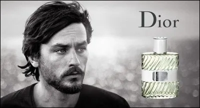 Créateur : Christian Dior
Style : hespéridé aromatique
Notes : romarin, citron, jasmin, iris, vétiver, mousse de chêne, musc blanc, basilic, petit grain, illet, rose