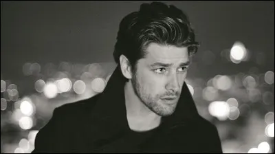 Créateur : Yves Saint Laurent
Style : floral boisé
Notes : cardamome, fleurs, lavande, cèdre de Virginie, vétiver, coumarine