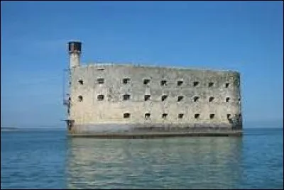 Sur quelle chaîne retrouve-t-on "Fort Boyard" ?