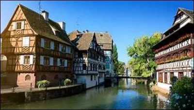 Dans quelle ville trouve-t-on la Petite France ?