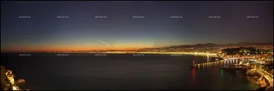 À Nice, sur la Promenade des Anglais, nous passerons forcément devant le "Carlton".