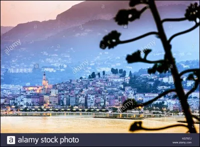 Et voilà,c'est déjà la fin de notre périple.
Menton, connue pour son carnaval, est surnommée la ville du citron.
