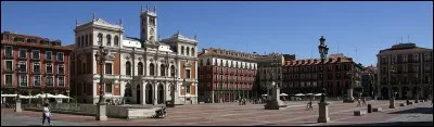 Cette ville espagnole, en Castille, peuplée de 300 000 habitants, c'est :
