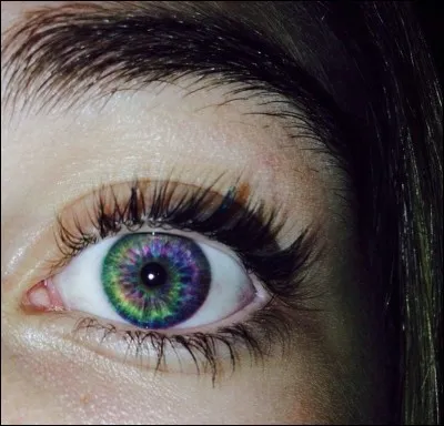 Tu as les yeux :