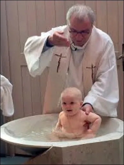 ''Les divorcés sont enterrés comme on enterre les chiens 
Pour l'adultère c'est trois prières, tu vois ça ne coûte rien 
Le seul miracle de ce spectacle, c'est qu'il y ait des gens 
Persuadés que tout leur est pardonné
Ce n'est pas à Dieu que j'en veux, mais à ceux qui m'en ont parlé 
Ce n'est pas à Dieu que j'en veux, mais à ceux qui l'ont remplacé''

Qui chantait ces paroles en 1976 ?