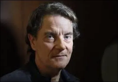 À quoi était adossé Francis Cabrel quand il priait Dieu ou Bouddha en se demandant s'ils pensaient un peu à nous ?