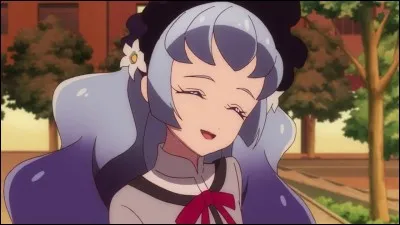 Comment se nomme cette nouvelle fille ?