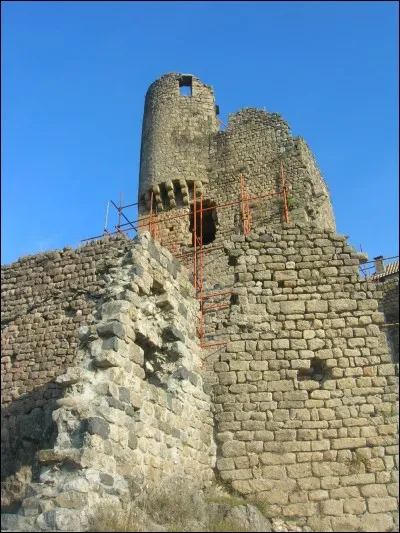 À quel point cardinal faisaient face les deux échauguettes lorsqu'elles étaient côte à côte ?