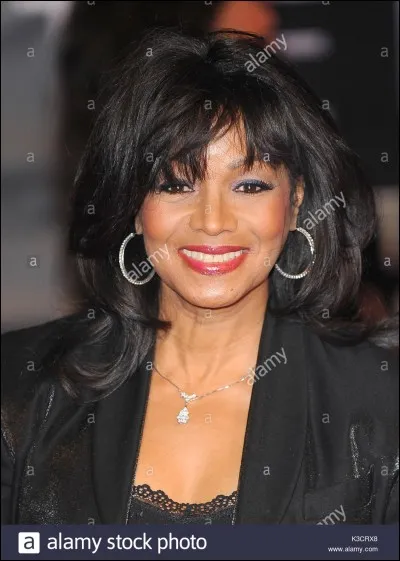 Comment s'appelle l'aînée de la famille de Michael Jackson aussi surnommée "Rebbie" ?