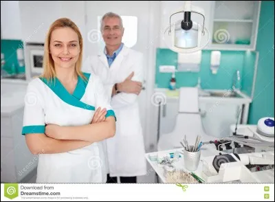 Je seconde le dentiste et aide à la prévention et au traitement des maladies dentaires de ses patients. Je suis :