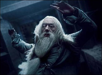 Quel est le prénom de l'acteur qui tue Dumbledore ?