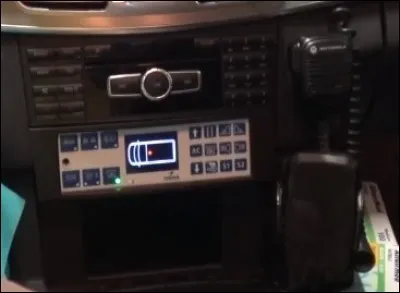 Ensuite, ceci permet à notre équipe de contacter d'éventuels interlocuteurs : permanenciers, ambulanciers, etc. C'est...