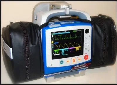 Cet appareil nous permet d'enregistrer le rythme cardiaque et de détecter tous types d'anomalies : infarctus, etc. C'est un...