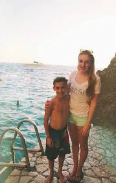 Combien johnny a de soeur(s) ?