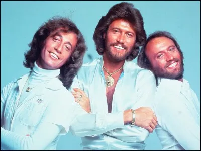 Les 3 artistes formant le groupe sont ---