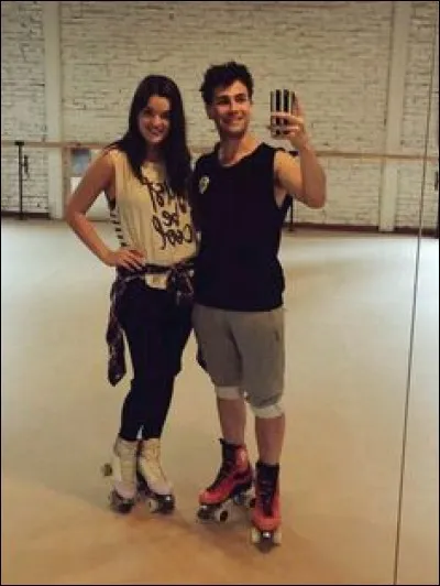 Quelle fille sort avec Pedro ?