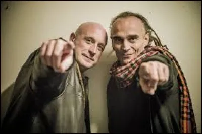 Qui écrit les chansons ?