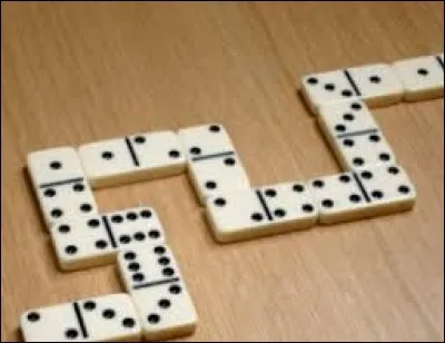 Il y a 24 pièces dans le jeu du dominos.