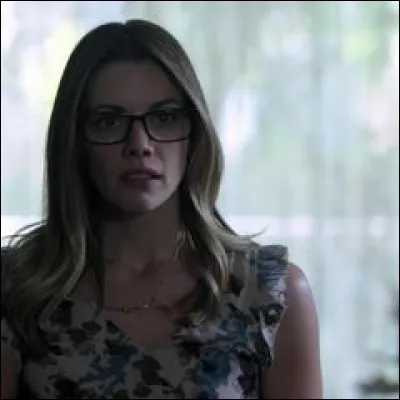 Avec qui Miss Grundy a-t-elle eu une relation amoureuse secrète ?