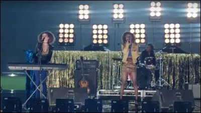 Qui est la leader du groupe Josie et les Pussycats ?