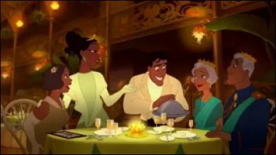 La reine de Maldonia est la mère de Ralphie et Naveen, et elle assiste au mariage de celui-ci. Elle est aussi présente à l'ouverture du restaurant de sa belle-fille, la femme de Naveen...