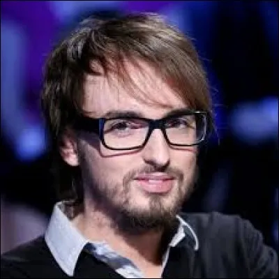 Dans la foulée de sa victoire à ''La Nouvelle Star'', Christophe Willem a sorti son premier album dont j'ai extrait ''Double Je''. Quel est le surnom de ce chanteur ?