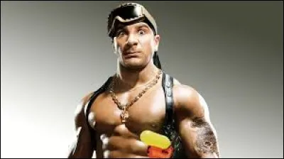 Quel est le titre de la chanson dans laquelle Fatal Bazooka nous conseillait-il fortement de porter un vêtement en 2007 ?