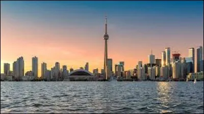 Dans quelle province canadienne se trouve la ville de Toronto ?