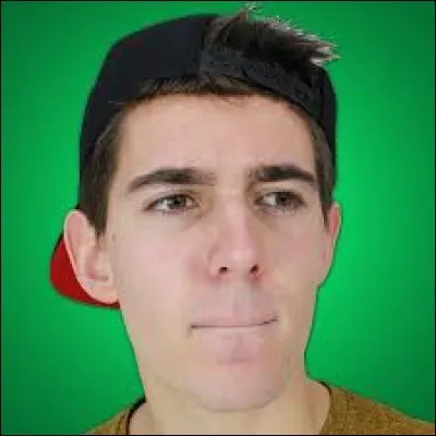 Comment s'appelle ce youtubeur ?
