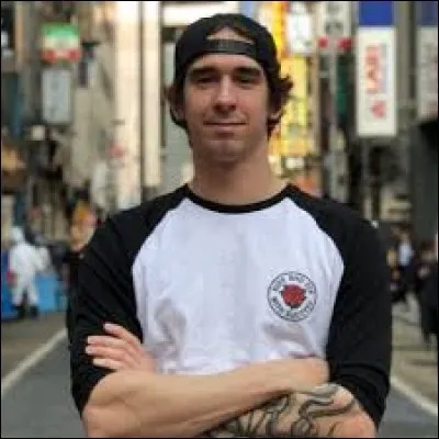 Comment s'appelle ce youtubeur ?