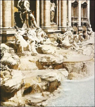 À Rome, sur quel palais est appuyée la fontaine de Trévi ?