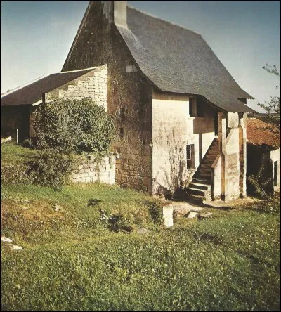 Dans quel hameau peut-on voir la maison natale de Rabelais ?