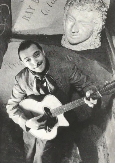 Comment Django Reinhardt est il devenu infirme d'une main ?