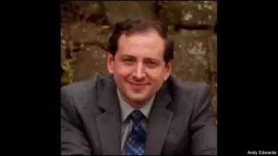 Comment s'appelle le créateur de la série FNaF ?