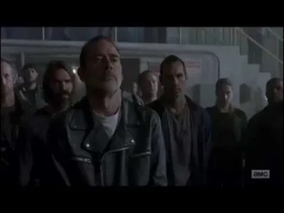Quel lieutenant Negan a-t-il dû affronter et tuer pour ne pas perdre sa place de chef ?