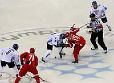 Où est né le hockey sur glace ?
