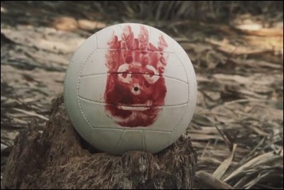 Dans le film 'Seul au monde', quel nom Tom Hanks donne-t-il au ballon dont il fait son ami ?