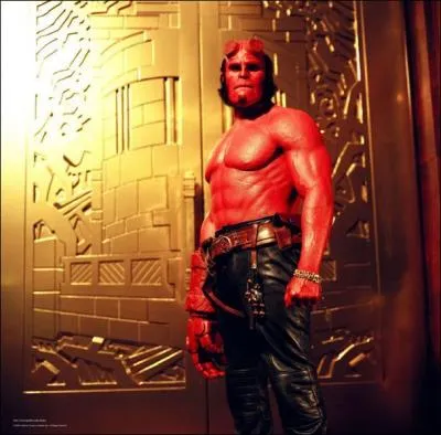 Quel acteur se cache sous le masque rouge de 'Hellboy' ?