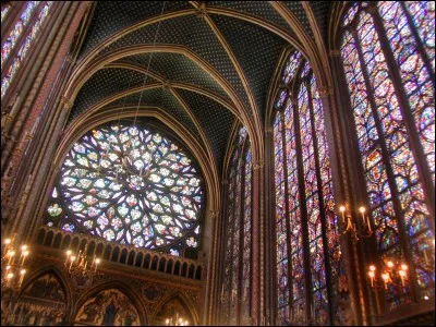 La Sainte-Chapelle a &eacute;t&eacute; construite au...