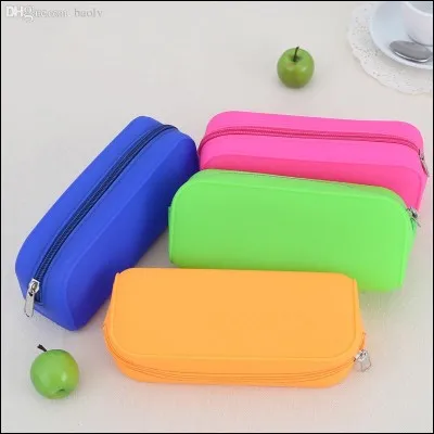 Toutes vos petites fournitures, où les mettez-vous ? In a...