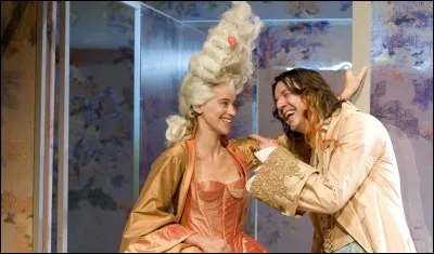 Qui est l'auteur de la comédie 'Le Jeu de l'amour et du hasard' ?