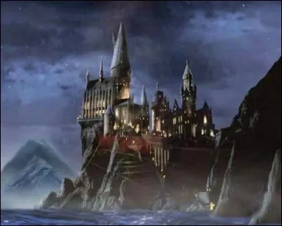 Tu entres à Poudlard pour ta cinquième année, que te dis-tu ?