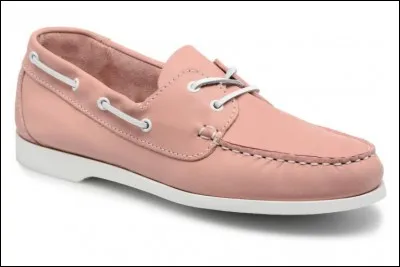 J'adore le confort, encore du plat. Quel est le nom de cette chaussure ?