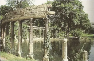 Quel nom porte ce bassin du parc de Monceau ?